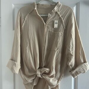 NWT Aerie pool to party button down shirt